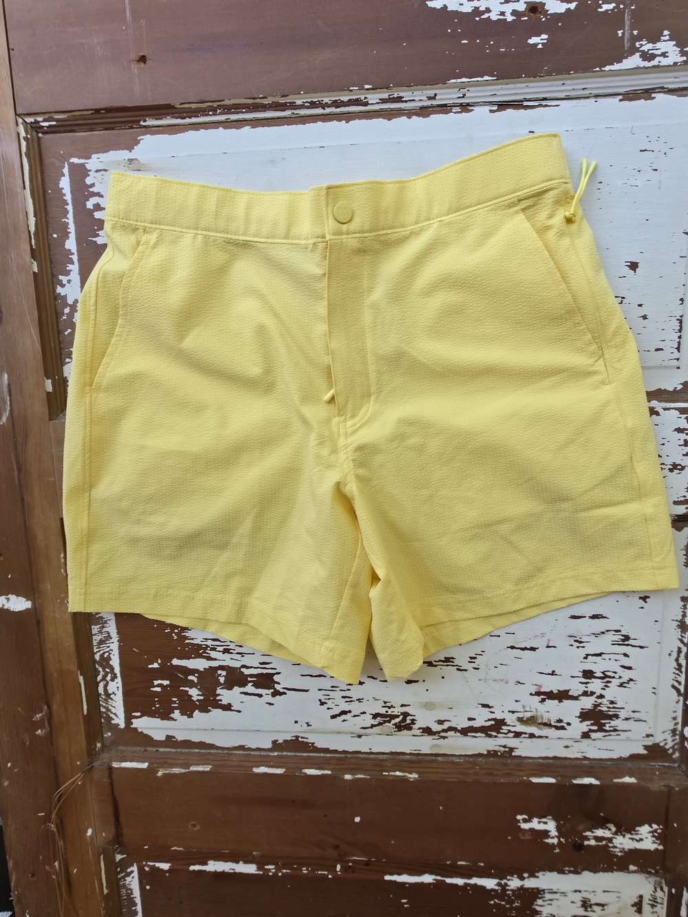 VRST Men’s Medium Yellow Seersucker Resort Shorts 6" Inseam NWT $68